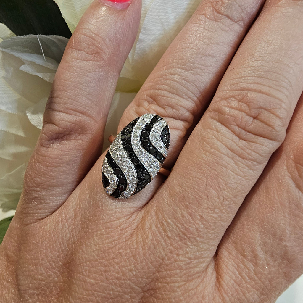 Black Diamond and Diamond Rose / White Gold Ring