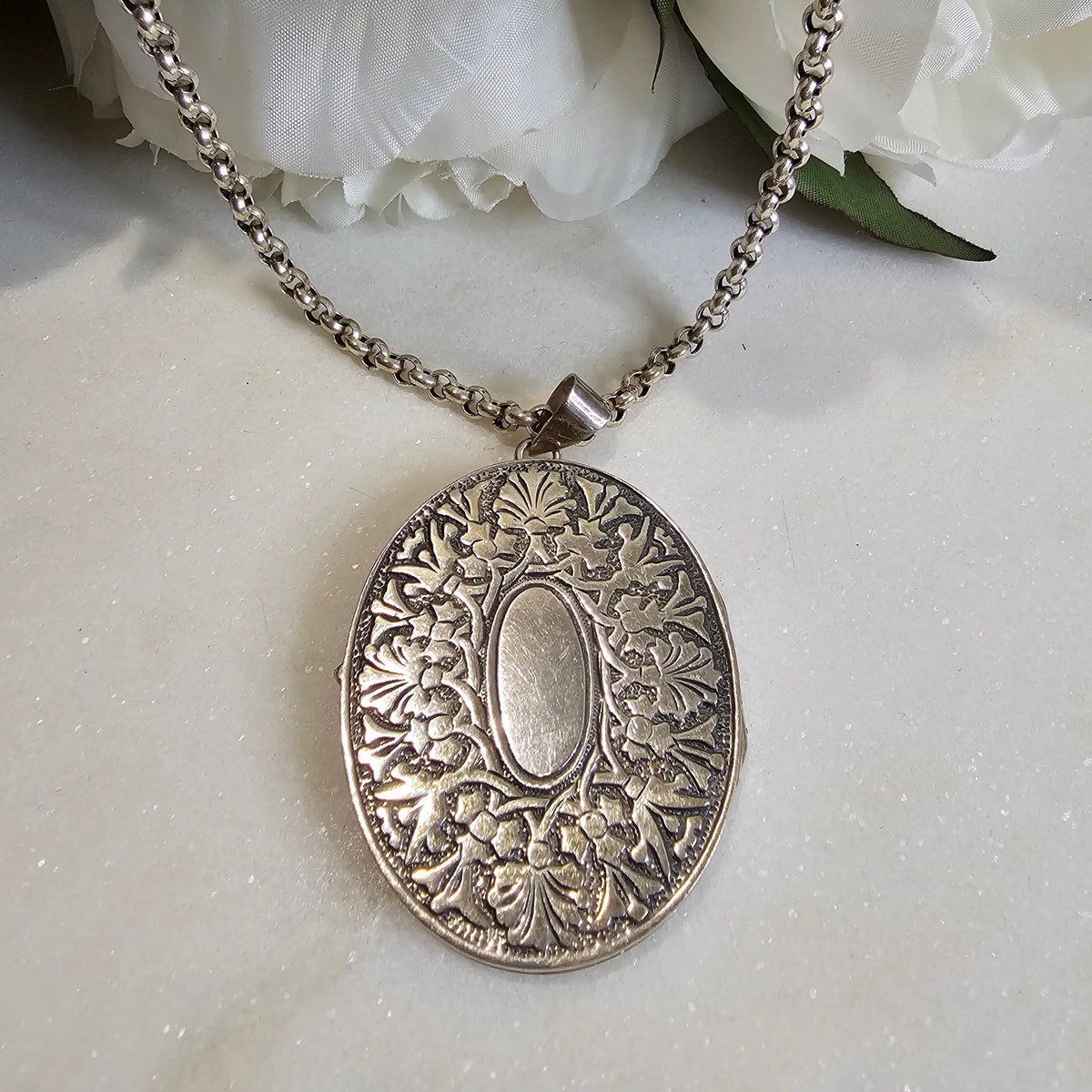 Beautifully Engraved Sterling Silver Photo Locket