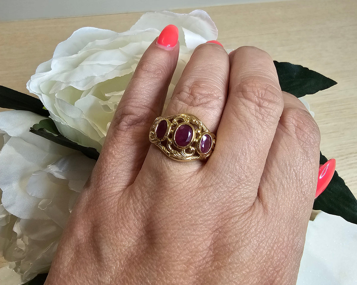 Ruby Ring 3 Stone set in 9ct Yellow Gold